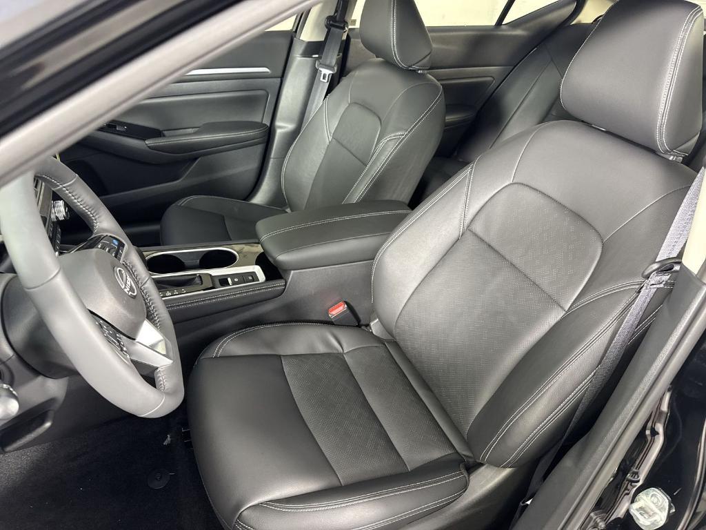 new 2025 Nissan Altima car, priced at $31,601