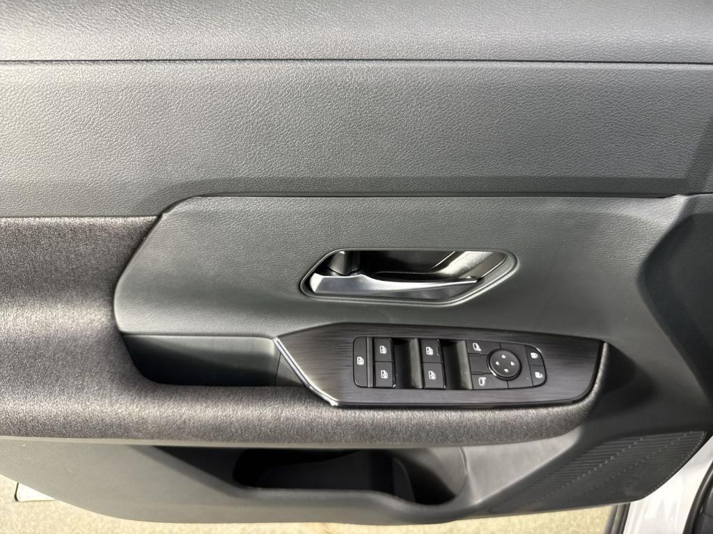 new 2025 Nissan Kicks car, priced at $23,060