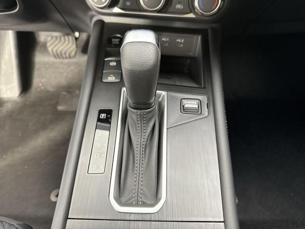 new 2025 Nissan Kicks car, priced at $26,560