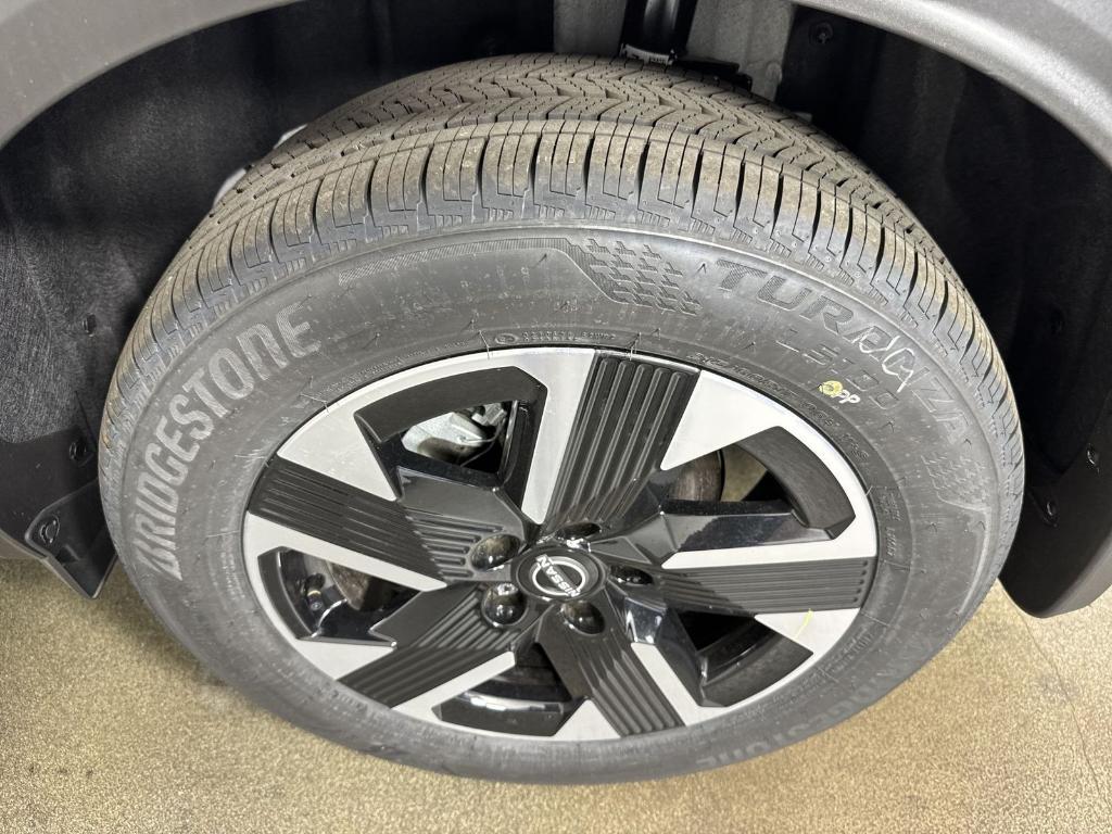 new 2025 Nissan Kicks car, priced at $23,060