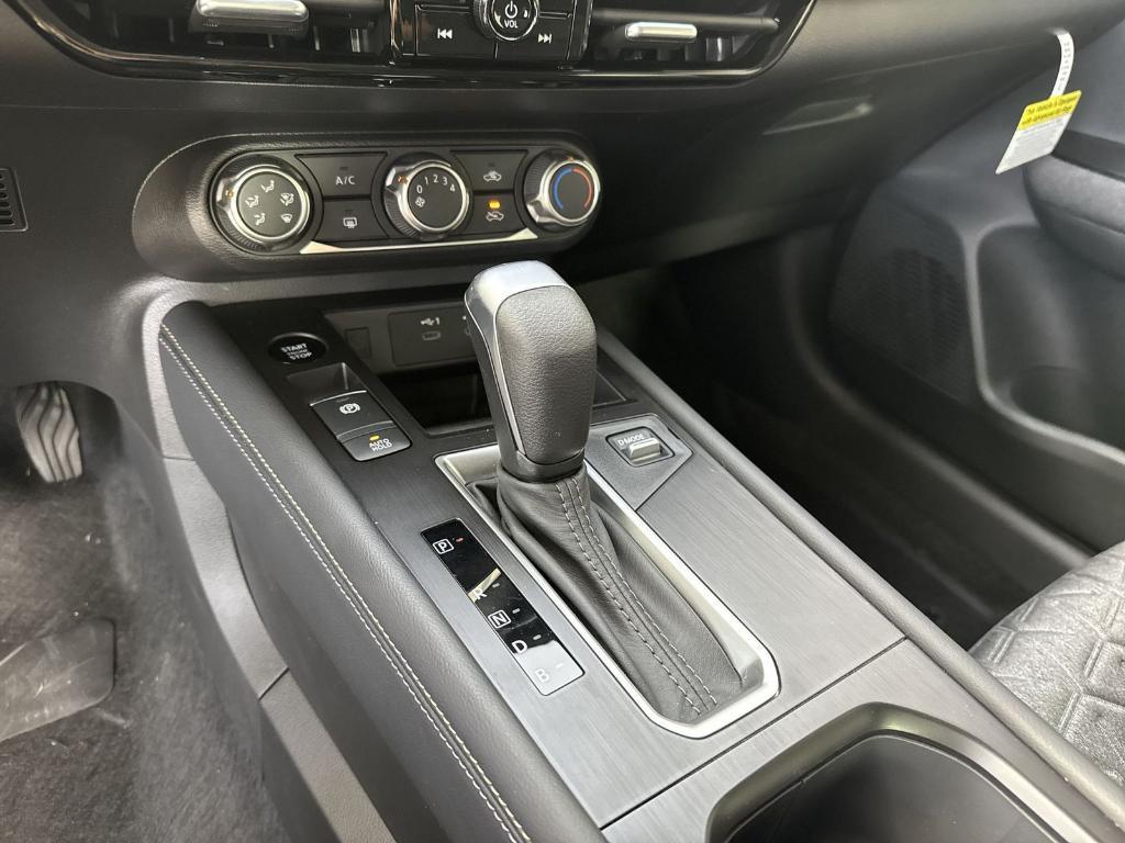 new 2025 Nissan Kicks car, priced at $22,684