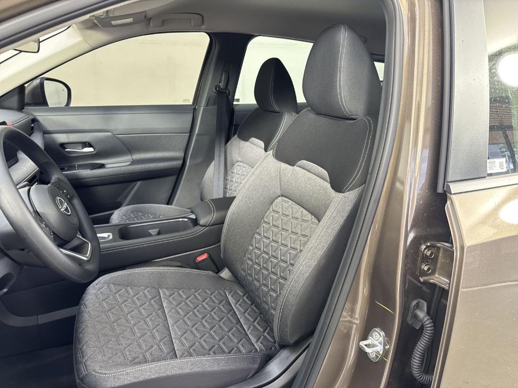 new 2025 Nissan Kicks car, priced at $22,684