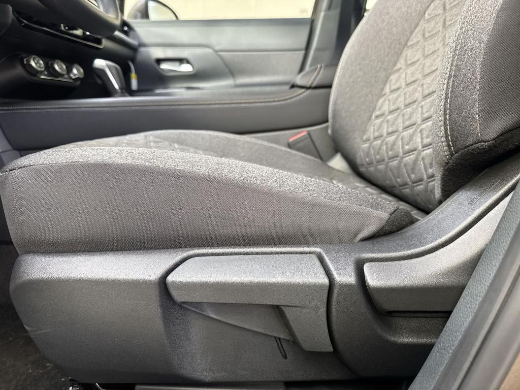 new 2025 Nissan Kicks car, priced at $22,684