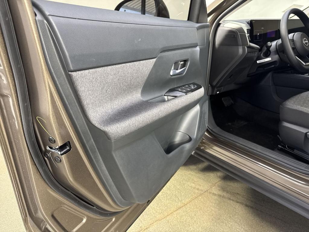 new 2025 Nissan Kicks car, priced at $22,684