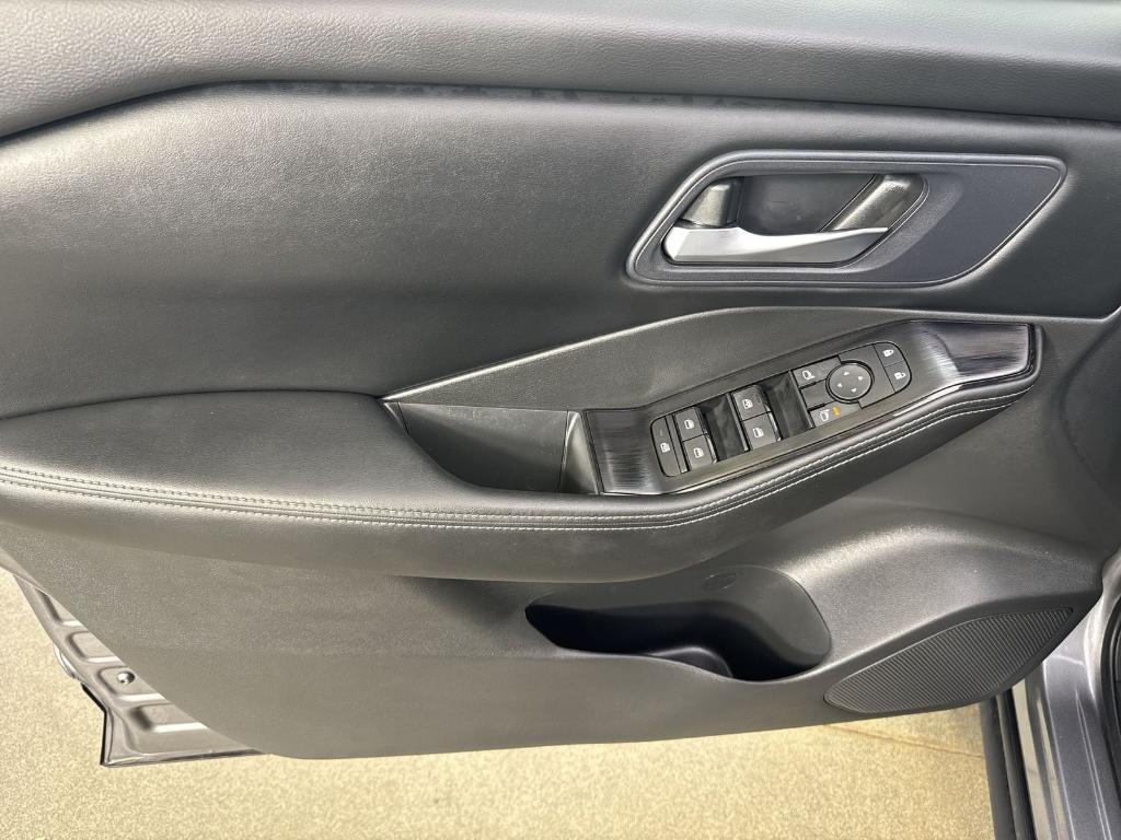 used 2024 Nissan Rogue car, priced at $24,926