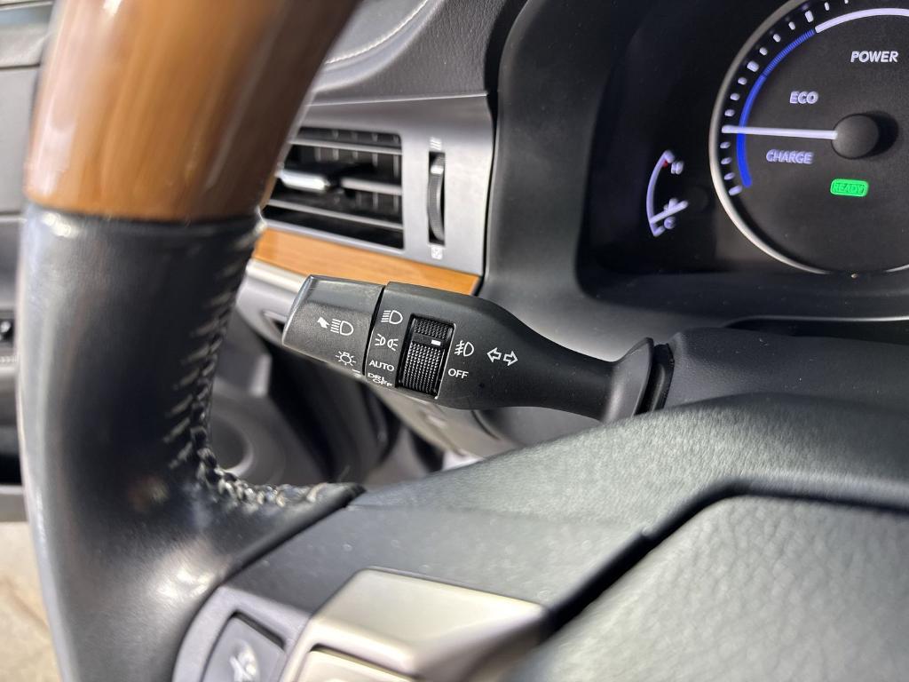 used 2013 Lexus ES 300h car, priced at $17,500