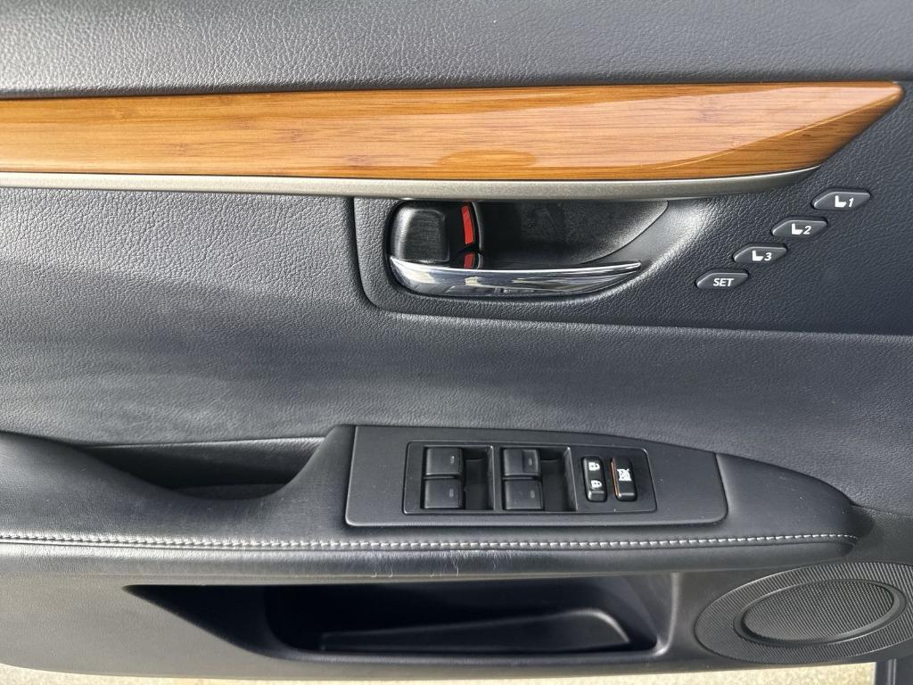 used 2013 Lexus ES 300h car, priced at $17,500