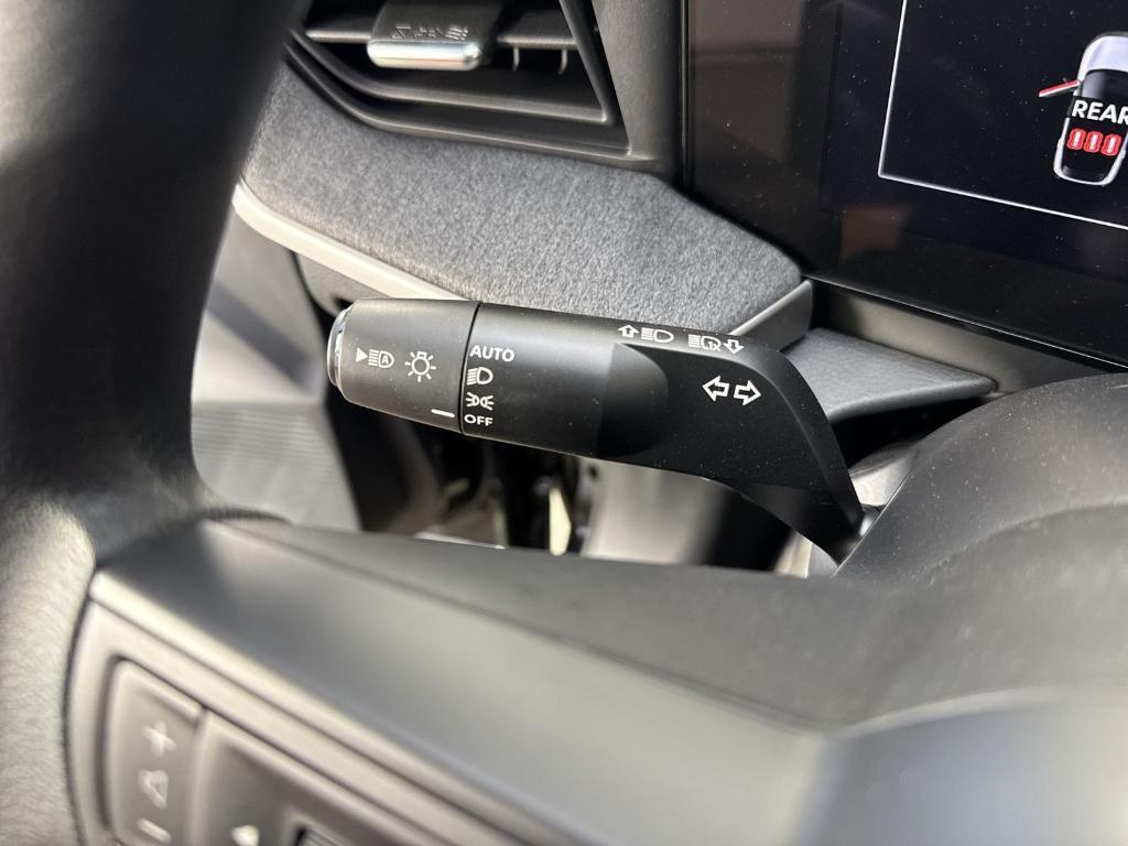 new 2025 Nissan Kicks car, priced at $24,684