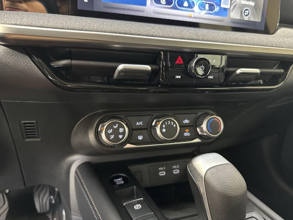 new 2025 Nissan Kicks car, priced at $21,184