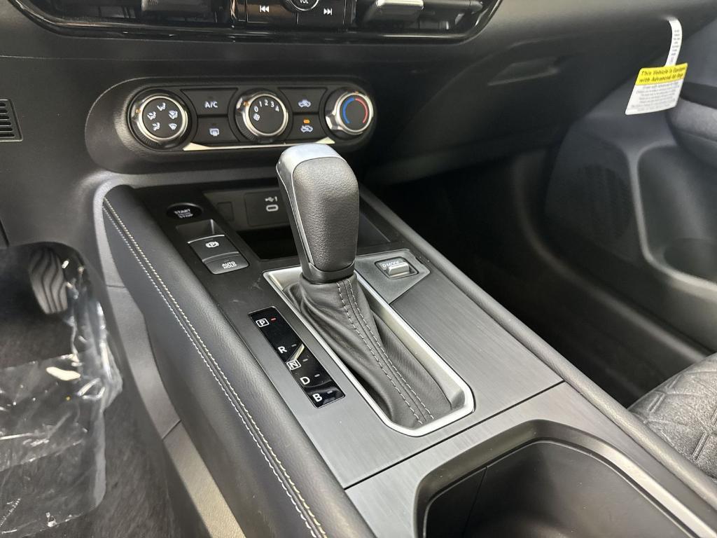 new 2025 Nissan Kicks car, priced at $21,184