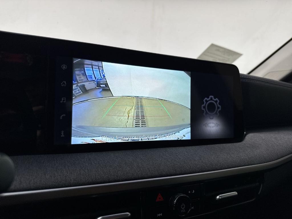 new 2025 Nissan Kicks car, priced at $21,184