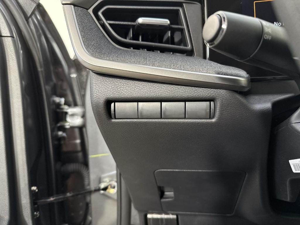 new 2025 Nissan Kicks car, priced at $21,184