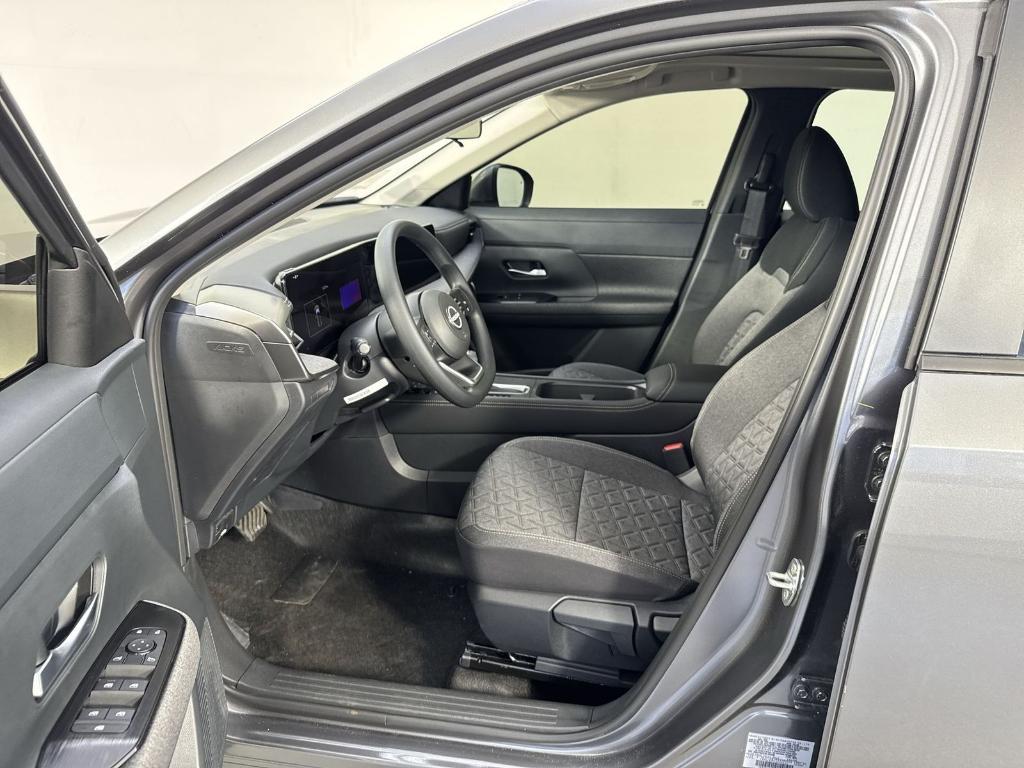 new 2025 Nissan Kicks car, priced at $23,171