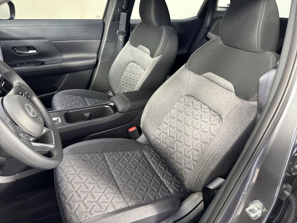 new 2025 Nissan Kicks car, priced at $27,671