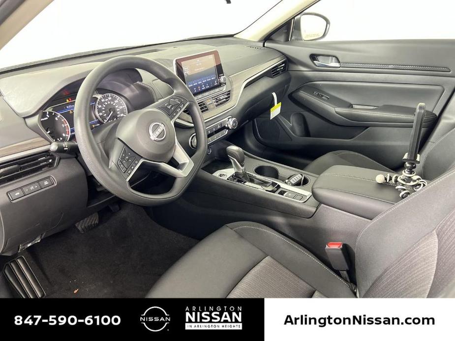 new 2025 Nissan Altima car, priced at $24,925