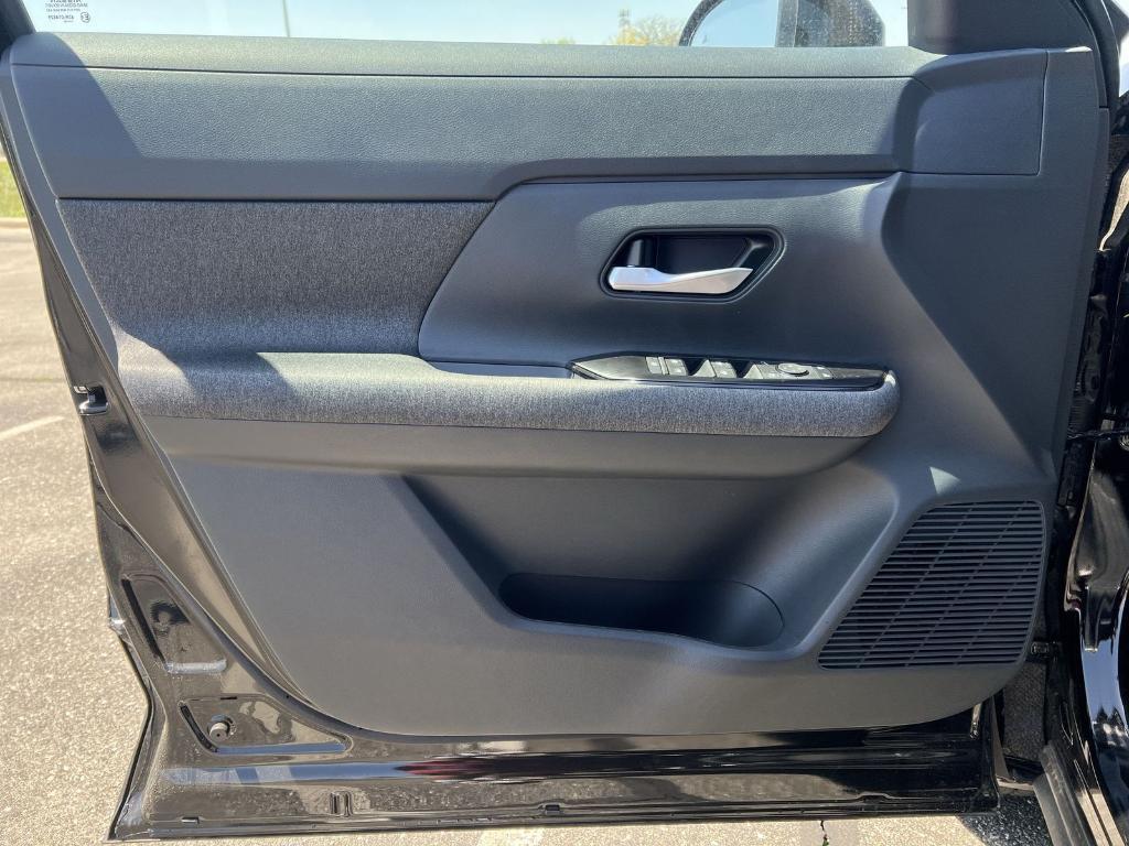 new 2025 Nissan Kicks car, priced at $22,671