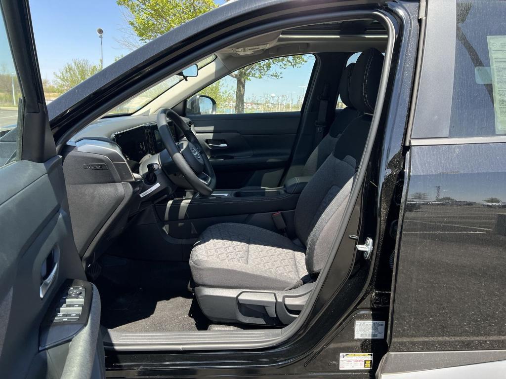 new 2025 Nissan Kicks car, priced at $22,671