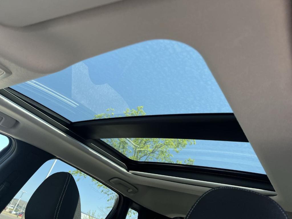 new 2025 Nissan Kicks car, priced at $22,671