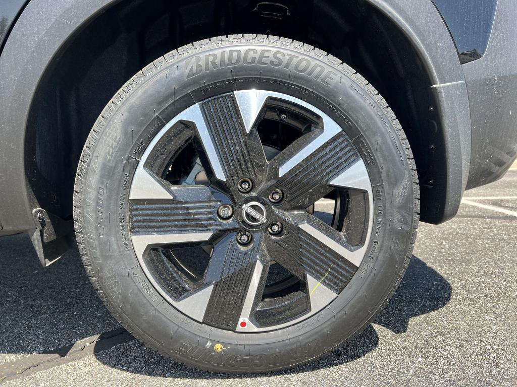 new 2025 Nissan Kicks car, priced at $22,671