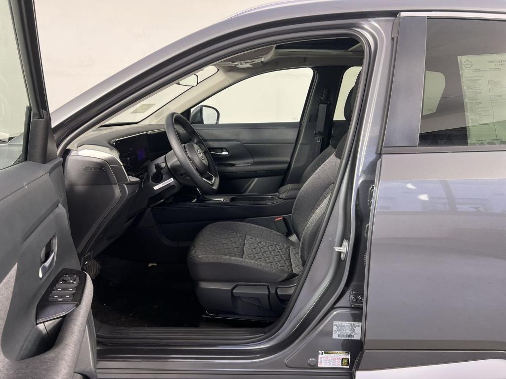 new 2025 Nissan Kicks car, priced at $22,671