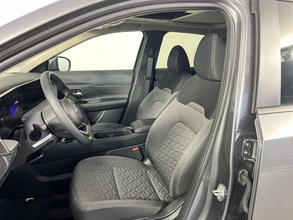 new 2025 Nissan Kicks car, priced at $22,671