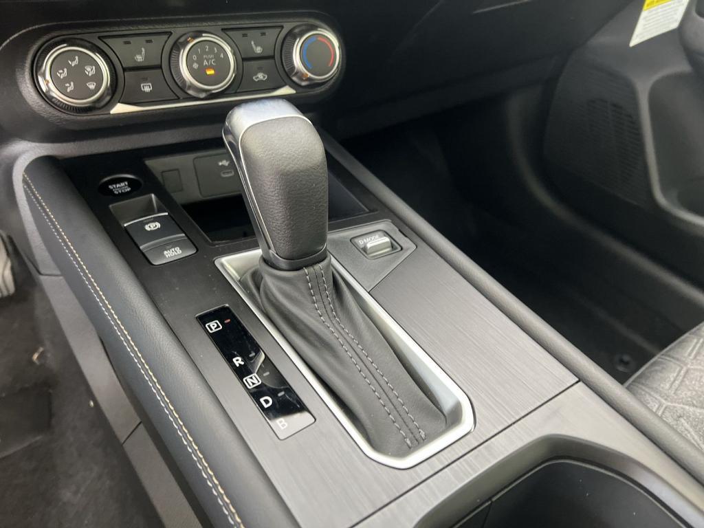 new 2025 Nissan Kicks car, priced at $22,671