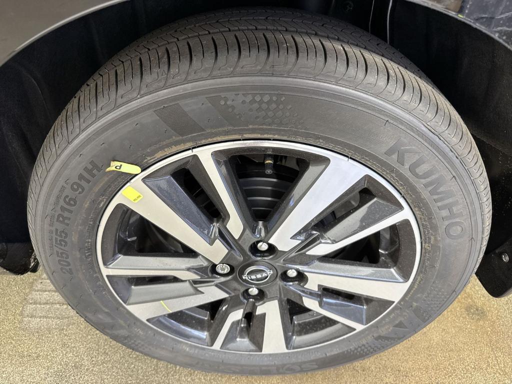 new 2025 Nissan Versa car, priced at $18,035