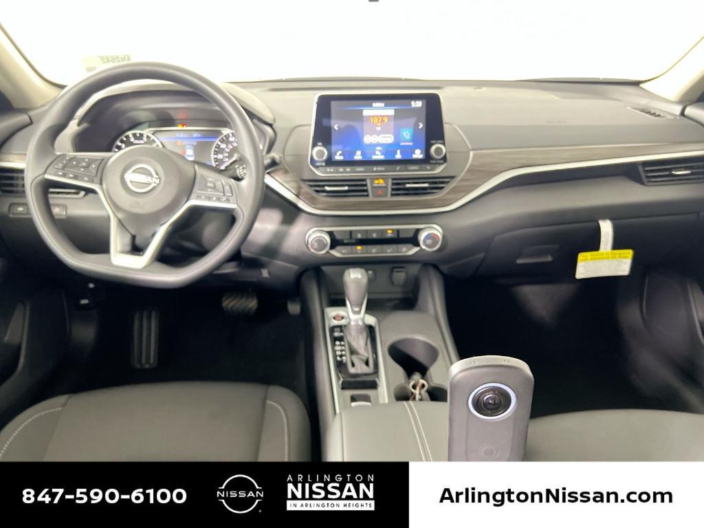 new 2025 Nissan Altima car, priced at $24,925