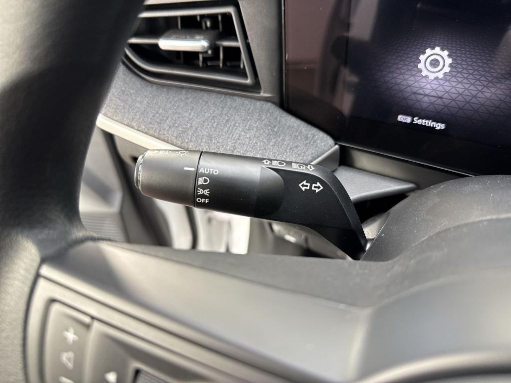 new 2025 Nissan Kicks car, priced at $21,184