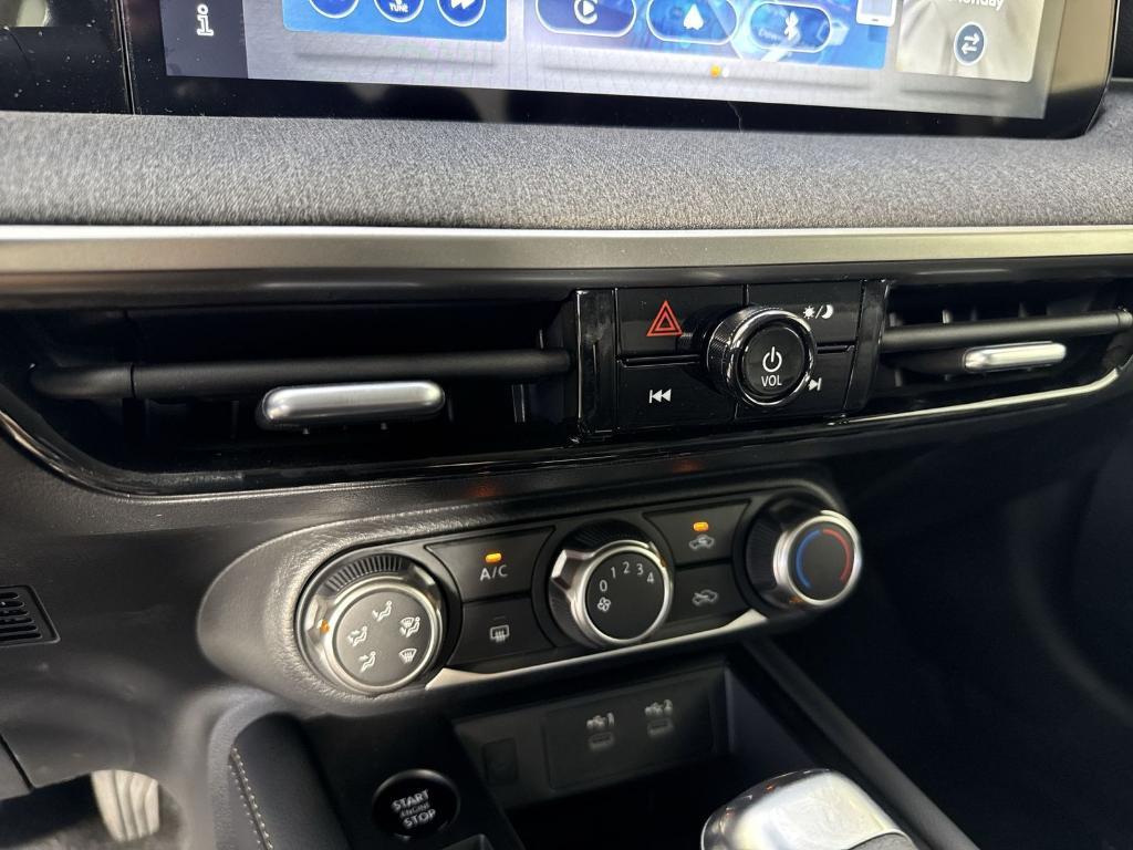 new 2025 Nissan Kicks car, priced at $21,184