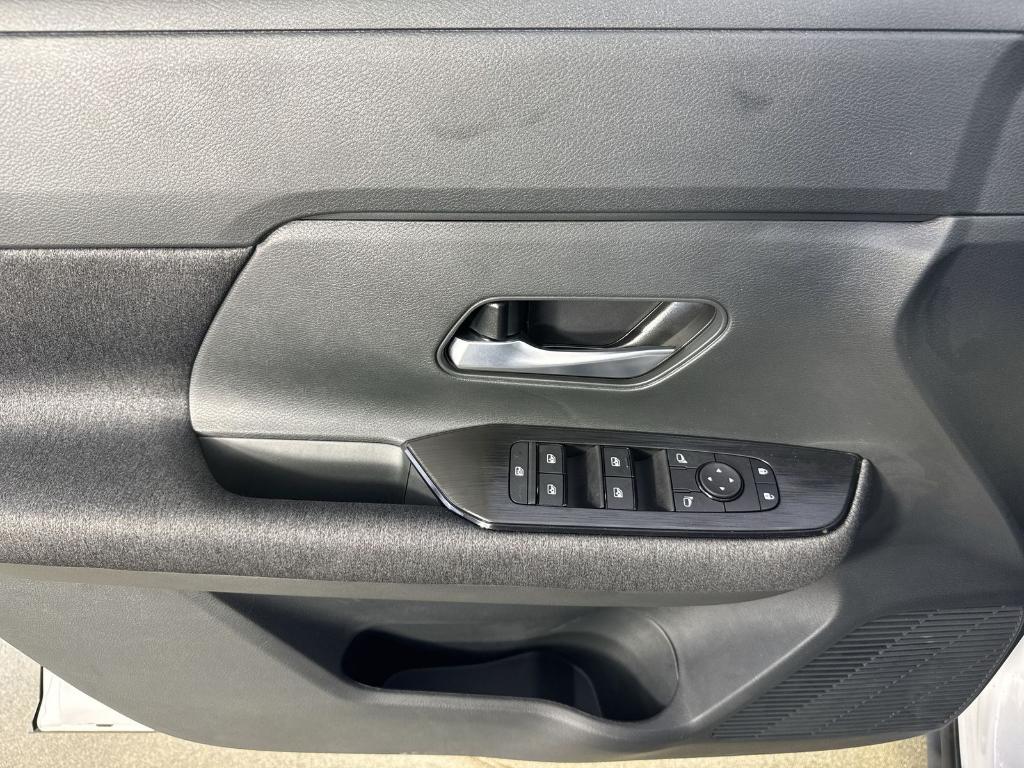 new 2025 Nissan Kicks car, priced at $21,184