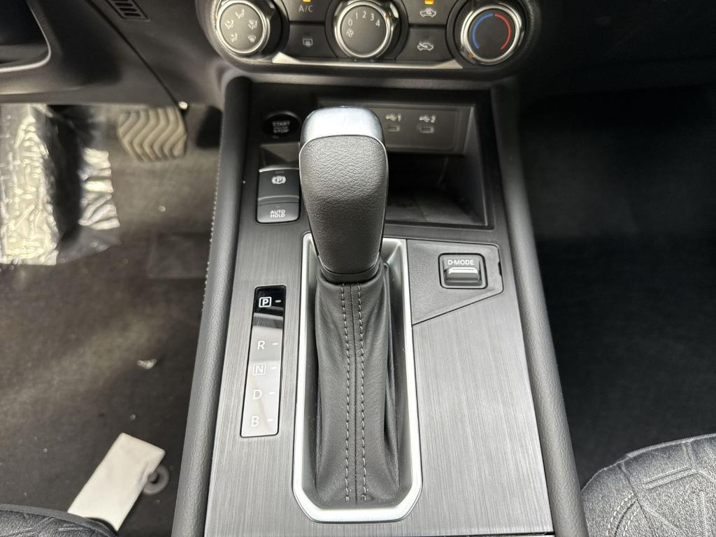 new 2025 Nissan Kicks car, priced at $21,184