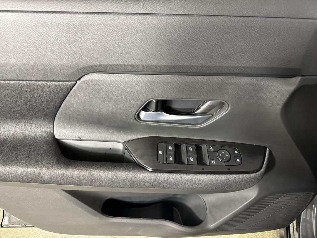 new 2025 Nissan Kicks car, priced at $24,684