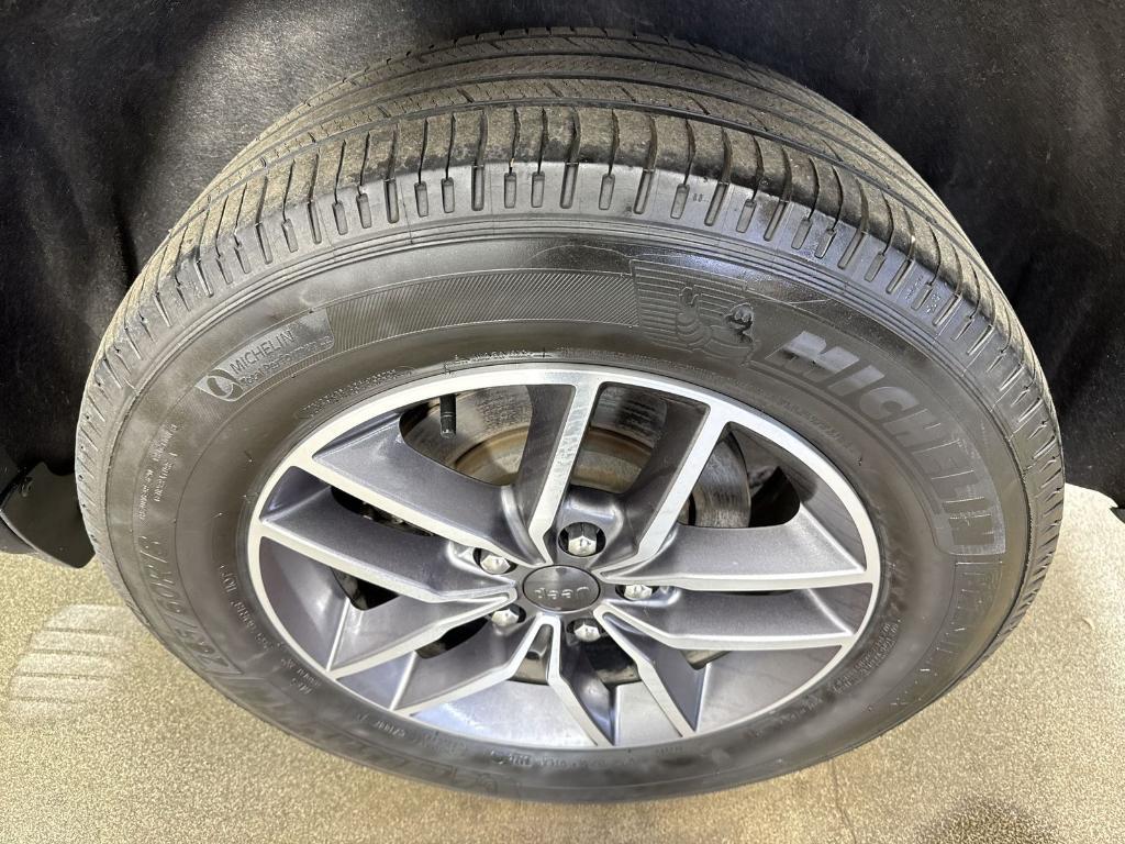 used 2022 Jeep Grand Cherokee WK car, priced at $27,526
