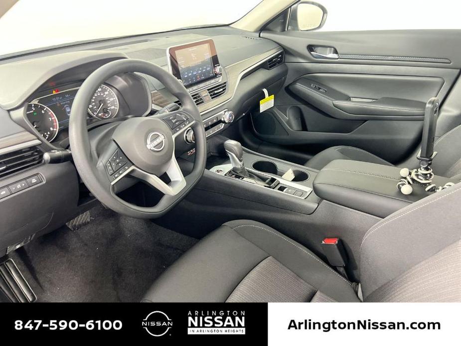 new 2025 Nissan Altima car, priced at $24,925