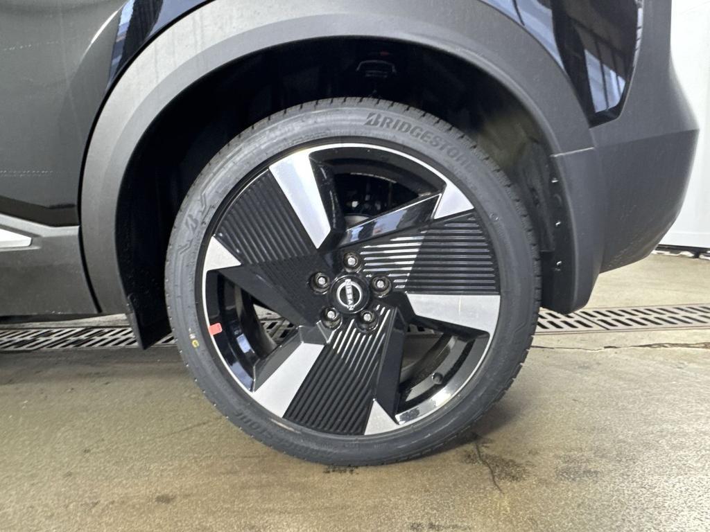 new 2025 Nissan Kicks car, priced at $23,443