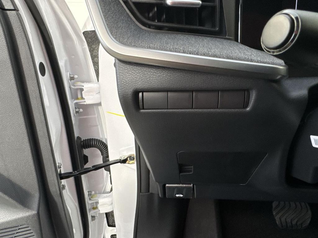 new 2025 Nissan Kicks car, priced at $23,379