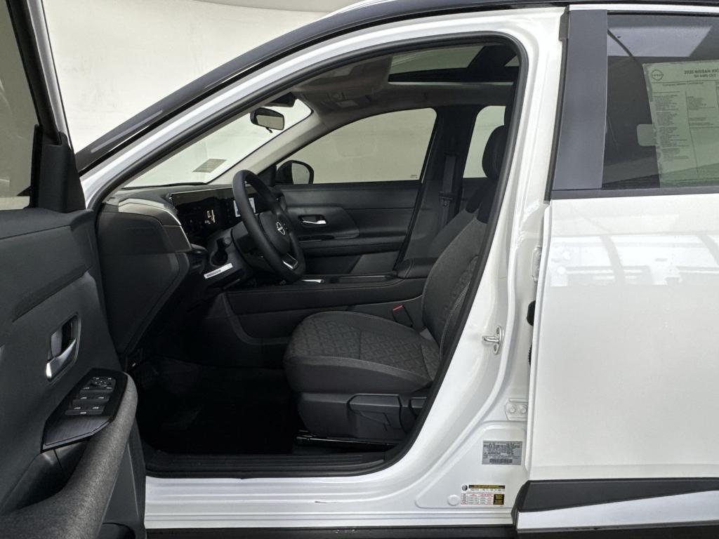 new 2025 Nissan Kicks car, priced at $23,379