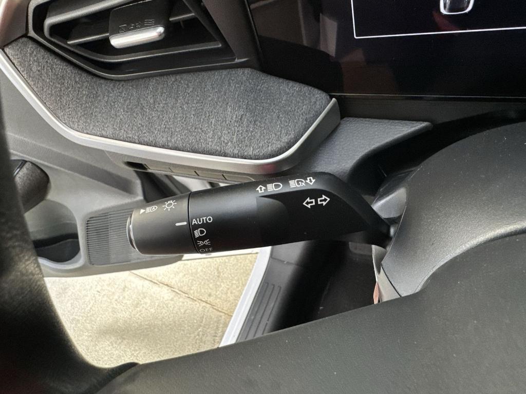 new 2025 Nissan Kicks car, priced at $23,379