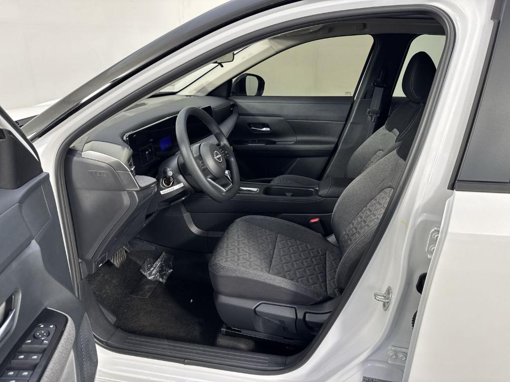 new 2025 Nissan Kicks car, priced at $24,879