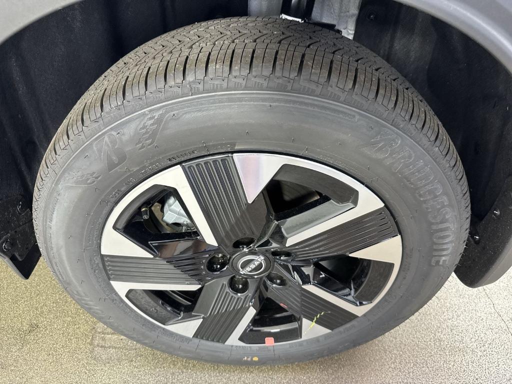 new 2025 Nissan Kicks car, priced at $24,879