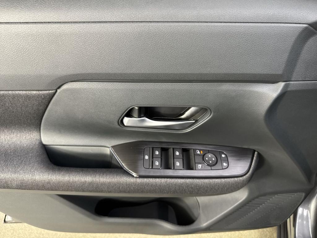 new 2025 Nissan Kicks car, priced at $22,843