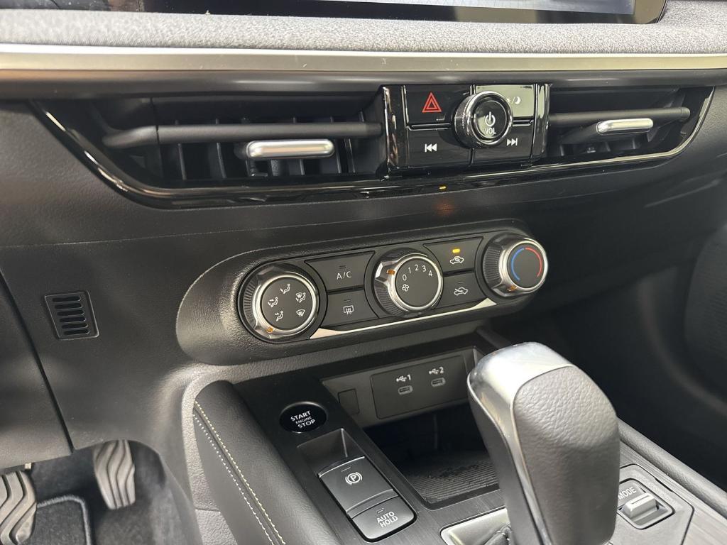 new 2025 Nissan Kicks car, priced at $21,184