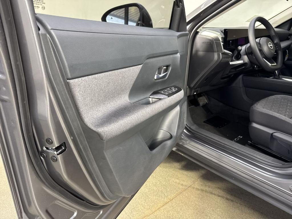 new 2025 Nissan Kicks car, priced at $21,184