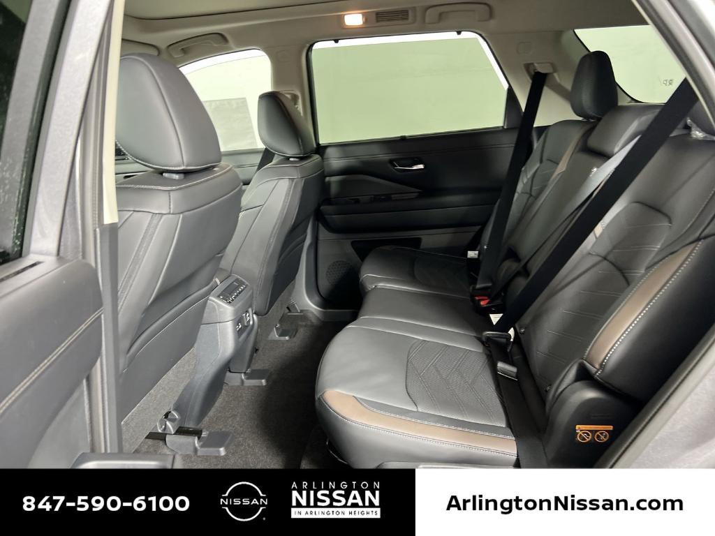 new 2025 Nissan Pathfinder car, priced at $46,281