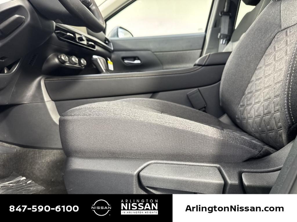 new 2025 Nissan Kicks car, priced at $27,583