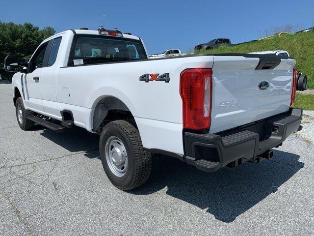 new 2024 Ford F-350 car, priced at $52,555