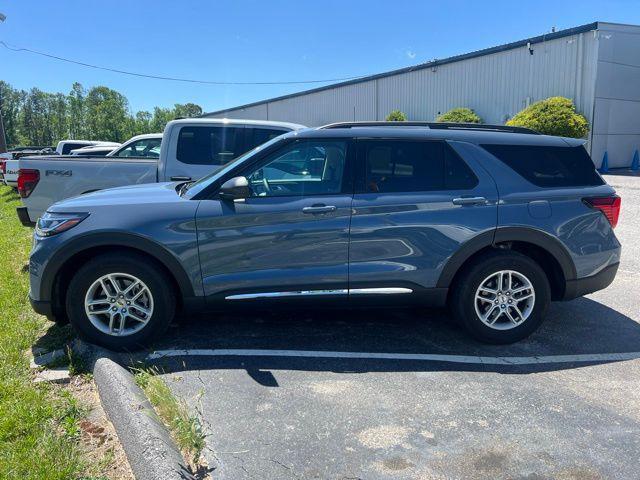 new 2025 Ford Explorer car, priced at $35,234