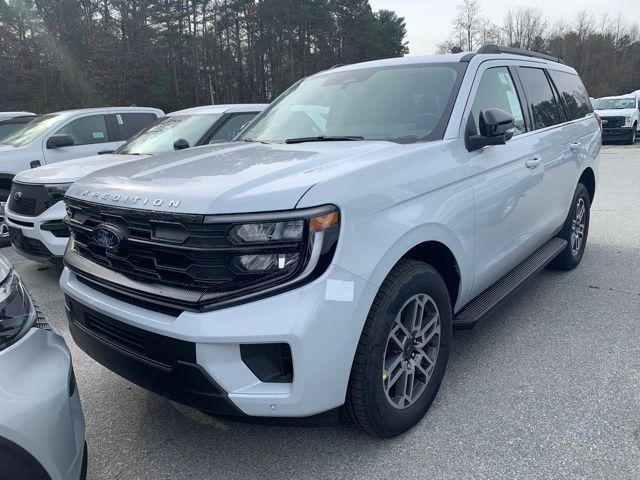 new 2025 Ford Expedition car, priced at $69,345