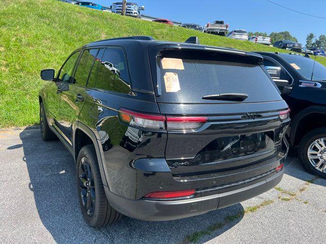 used 2023 Jeep Grand Cherokee car, priced at $31,876